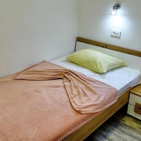 Apartment Daca Vir Bagian luar foto